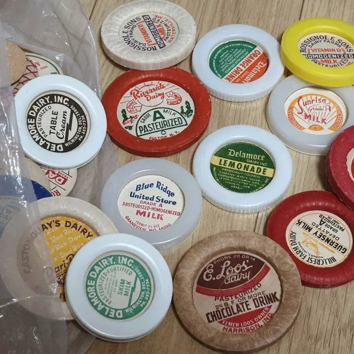 [BUNJANG] Vintage Milk Bottle Cap / 랜덤 빈티지 우유병 마개(vintage milk cap)
