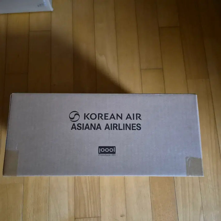 [BUNJANG] Korean Air x Asiana Airlines Taekwon V Limited Edition Figure / 대한항공 아시아나항공 콜라보 태권브이