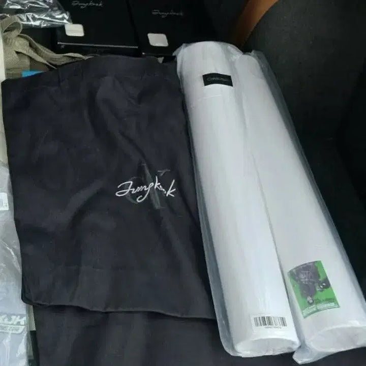 [BUNJANG] Calvin Klein Jungkook Tote Bag Eco Bag with Poster / 정국 JK 캘빈클라인 CALVIN KLEIN 토트백에코백  포스터