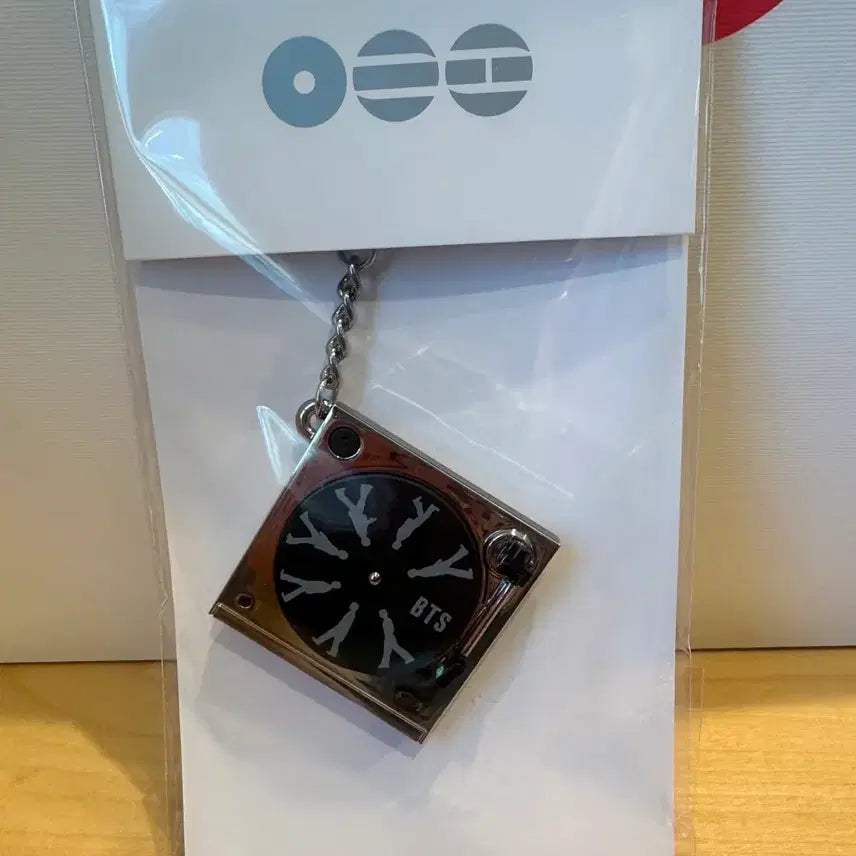 [BUNJANG] BTS Arirang Turntable Keyring (Sealed) / 원양)방탄 아리랑 팝업 Turntable Keyring(미개봉)