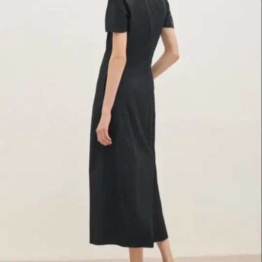[BUNJANG] TheCashmere Crinkle Long Dress Beige Sample / 23더캐시미어 크링클 원피스(베이지컬러샘플)
