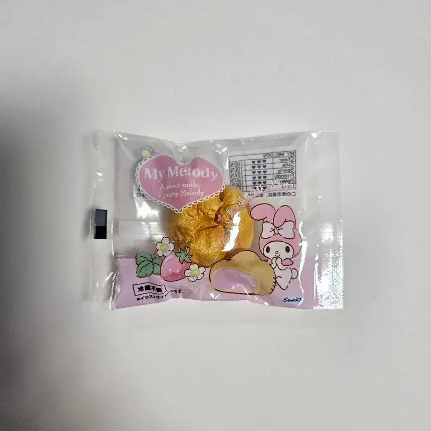 [BUNJANG] Sanrio My Melody Strawberry Cream Bread Figure / 산리오 마이멜로디 딸기 슈크림빵 피규어