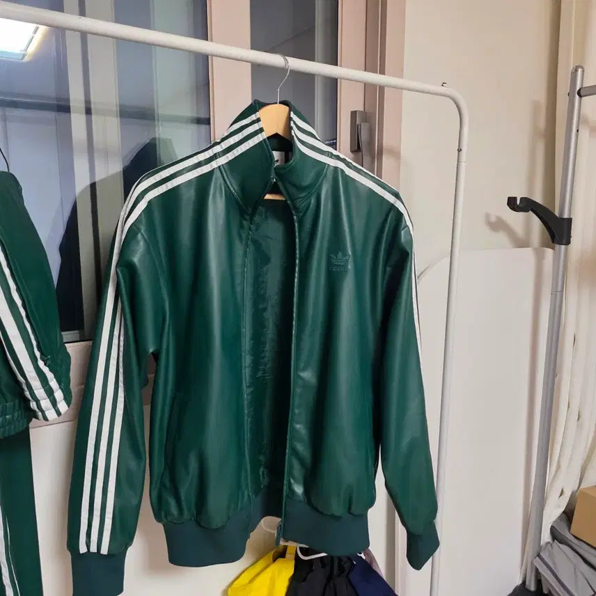 [BUNJANG] Adidas Faux Leather Firebird Jacket &amp; Pants Set / (중고) 아디다스 포우 레더 루즈 파이어버드 자켓 M / 팬츠 2XL