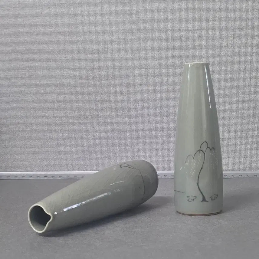 [BUNJANG] Japanese Colonial Era Samhwa Goryeo Celadon "Poruryusugeummun" Tokkuri / 일제강점기 삼화고려소 청자 덕리