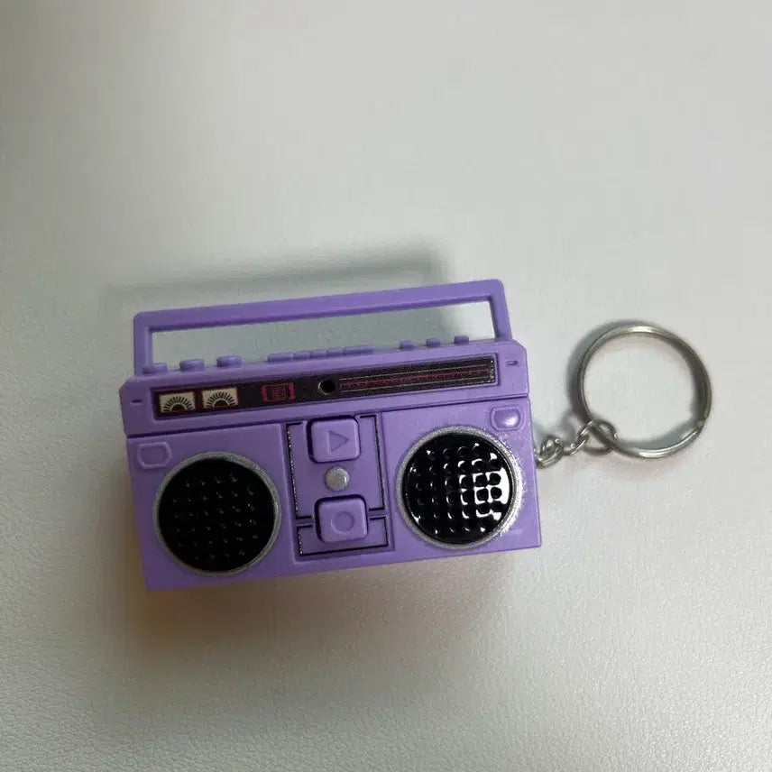[BUNJANG] Retro Mini Radio Cassette Mascot Gachapon Keychain (Purple) / 레트로 미니 라디오 카세트 마스코트 가챠 키링 (퍼플)