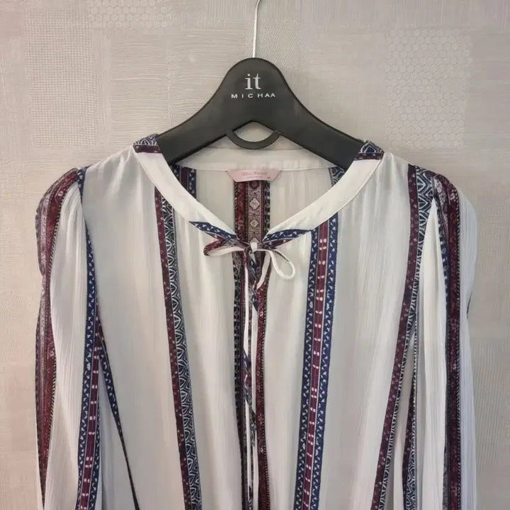 [BUNJANG] Olivia Hassler Ribbon Blouse / 올리비아하슬러 리본 블라우스 85
