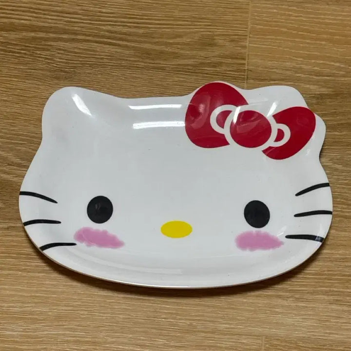 [BUNJANG] Hello Kitty Shaped Plate / 키티 접시