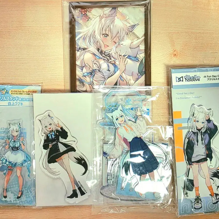 [BUNJANG] Shirakami Fubuki Acrylic Stand &amp; Frame Bundle Set / 시라카미 후부키 아크릴 스탠드 + 액자 (택포 6)