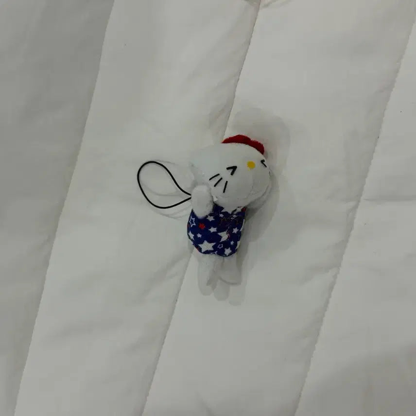 [BUNJANG] Vintage Hello Kitty "Poop" Charm with Winking Star Accent / 고전 헬로키티 똥 키링 윙크 별