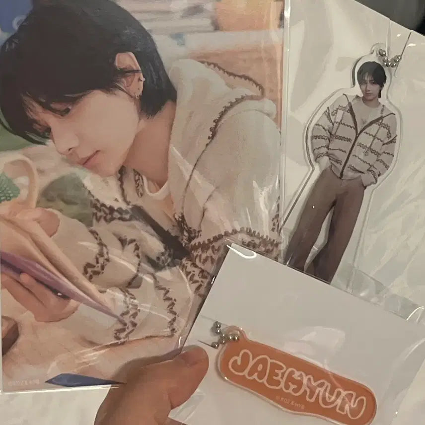 [BUNJANG] BOYNEXTDOOR Jaehyun Japanese Cafe Photocard, Acrylic Stand, Keyring Set / 보넥도 재현 일본 카페 사진엽서, 아크릴 스탠드, 키링