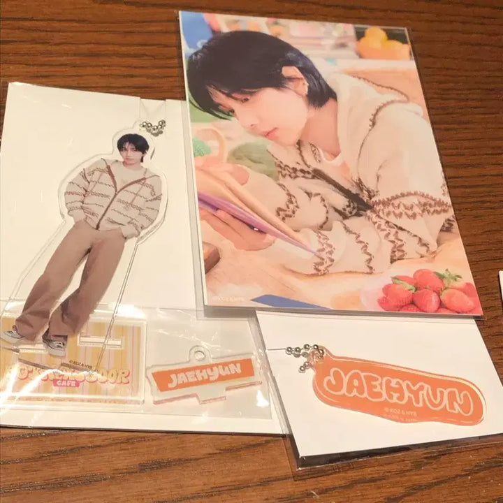 [BUNJANG] BOYNEXTDOOR Jaehyun Japanese Cafe Photocard, Acrylic Stand, Keyring Set / 보넥도 재현 일본 카페 사진엽서, 아크릴 스탠드, 키링