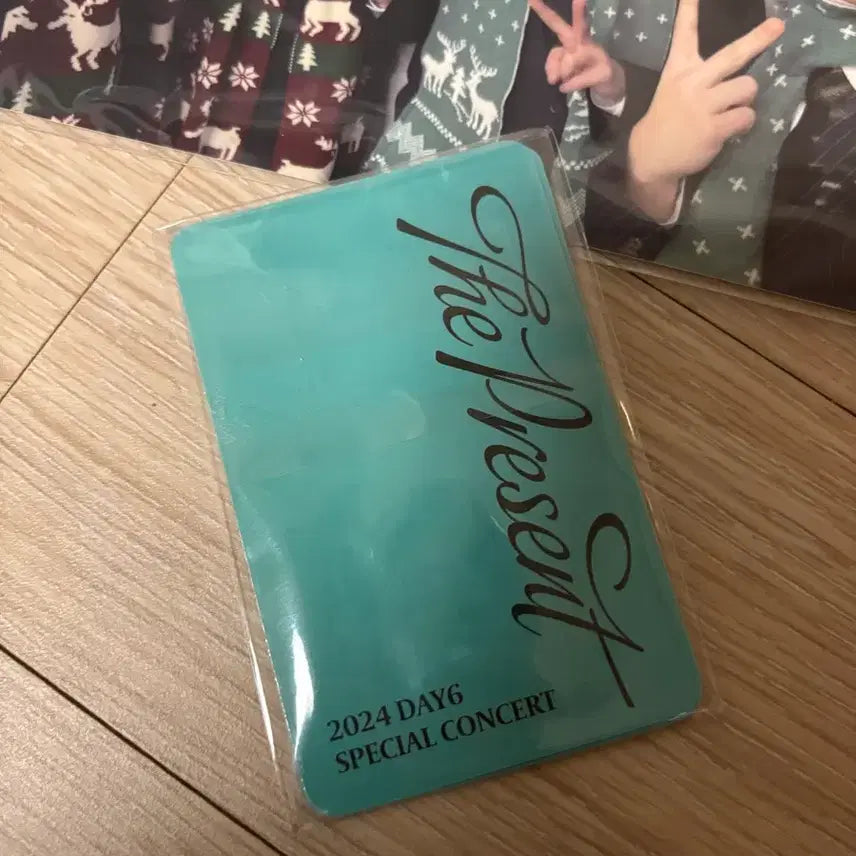[BUNJANG] DAY6 The Present Photocard and Sticker Set / 데이식스 DAY6 클콘 굿즈 판매