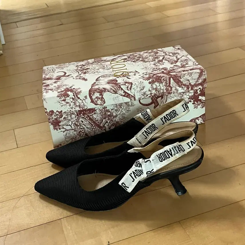 [SOLD OUT] [상태최상/쿨거택포] 디올 자디올 슬링백 펌프스 구두 블랙 38D
