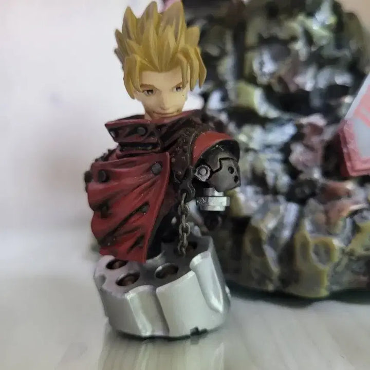 [BUNJANG] Trigun Vash the Stampede Figure + Vash Coat Version Bust Figure Bundle / 트라이건 밧슈더스탬피드 피규어+밧슈 코트버전 흉상 피규어 일괄 판매
