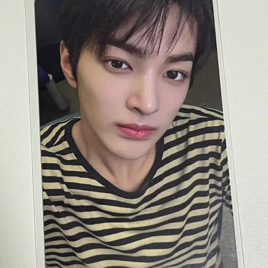 [BUNJANG] ONEUS Gunhoo COLOR OUTSIDE THE LINES Weverse Photocard / 코르티스 건호 COLOR OUTSIDE THE LINES 위버스