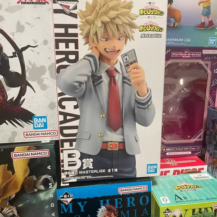 [BUNJANG] Katsuki Bakugo B Prize Figure Defending Pose + Enji Todoroki (Endeavor) Figure (Service Included) / 바쿠고 B상 방어하는 힘 + 팻검 피규어(서비스 O)