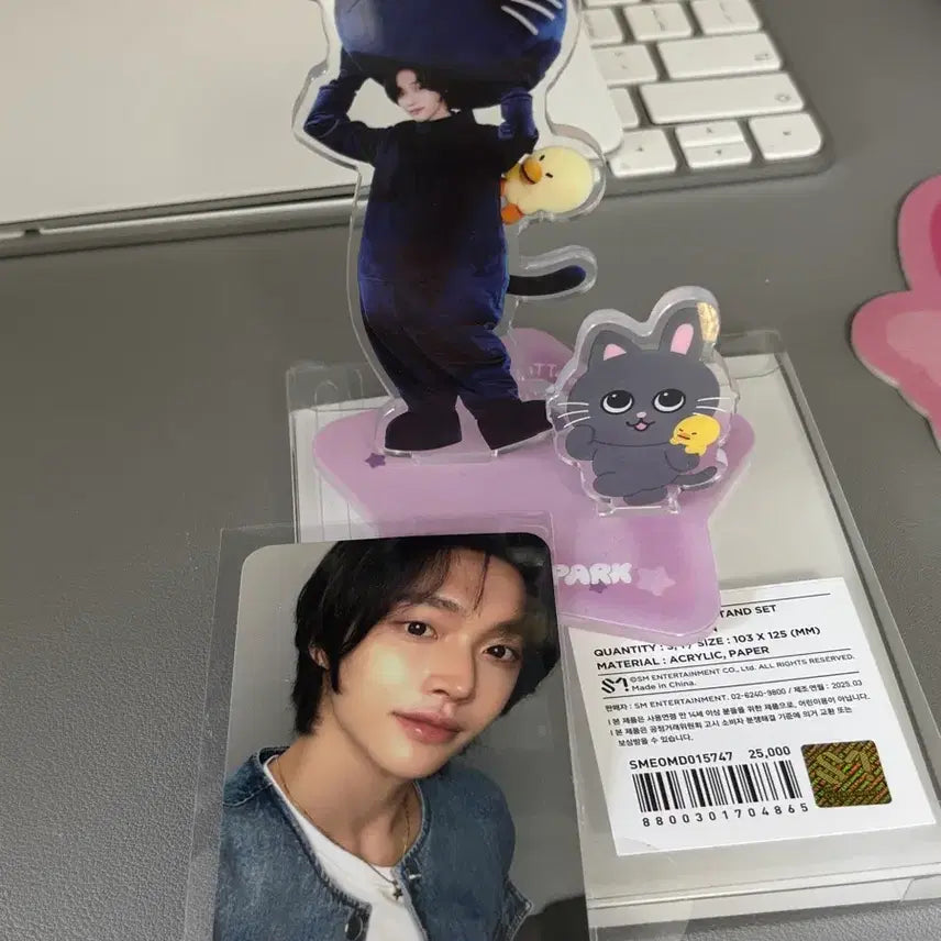 [BUNJANG] RIIZE Wonbin LyRiz Acrylic Stand (Kitty Ears) / 라이즈 원빈 리라즈 토냥덕 아크릴 스탠드