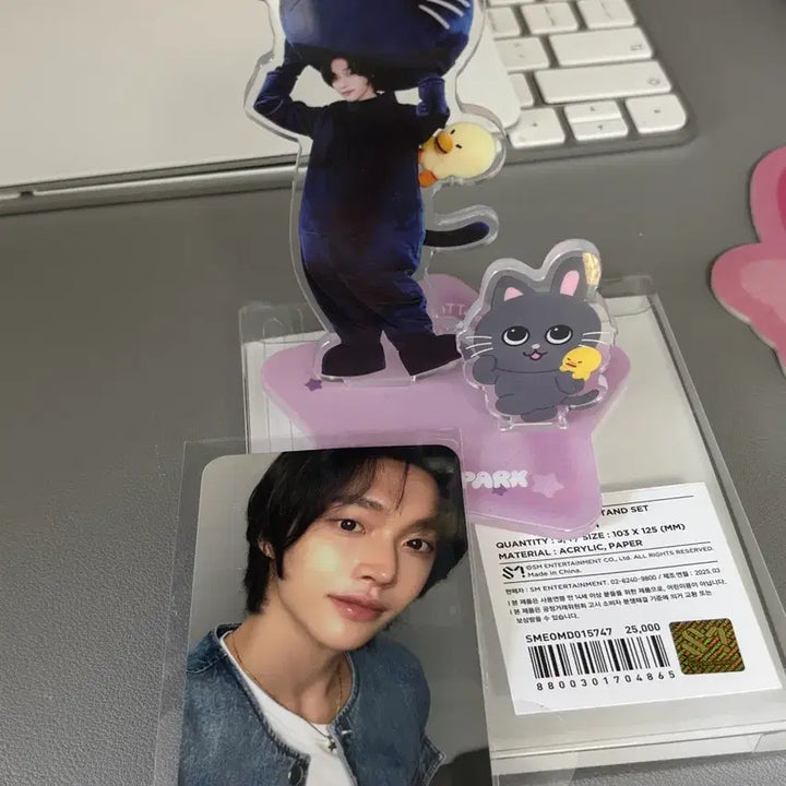 [BUNJANG] RIIZE Wonbin LyRiz Acrylic Stand (Kitty Ears) / 라이즈 원빈 리라즈 토냥덕 아크릴 스탠드