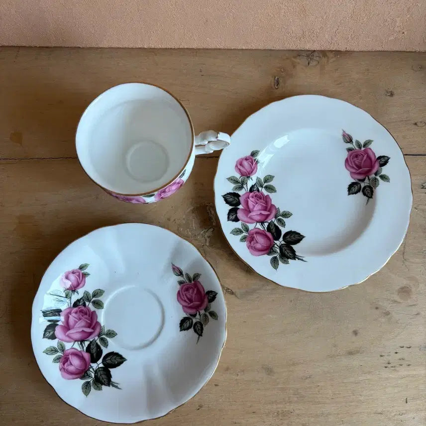 [BUNJANG] G.C. Co. Bone China Trio - Vintage English Rose &amp; Gold Trim / 영국 빈티지 지누인 본차이나 트리오