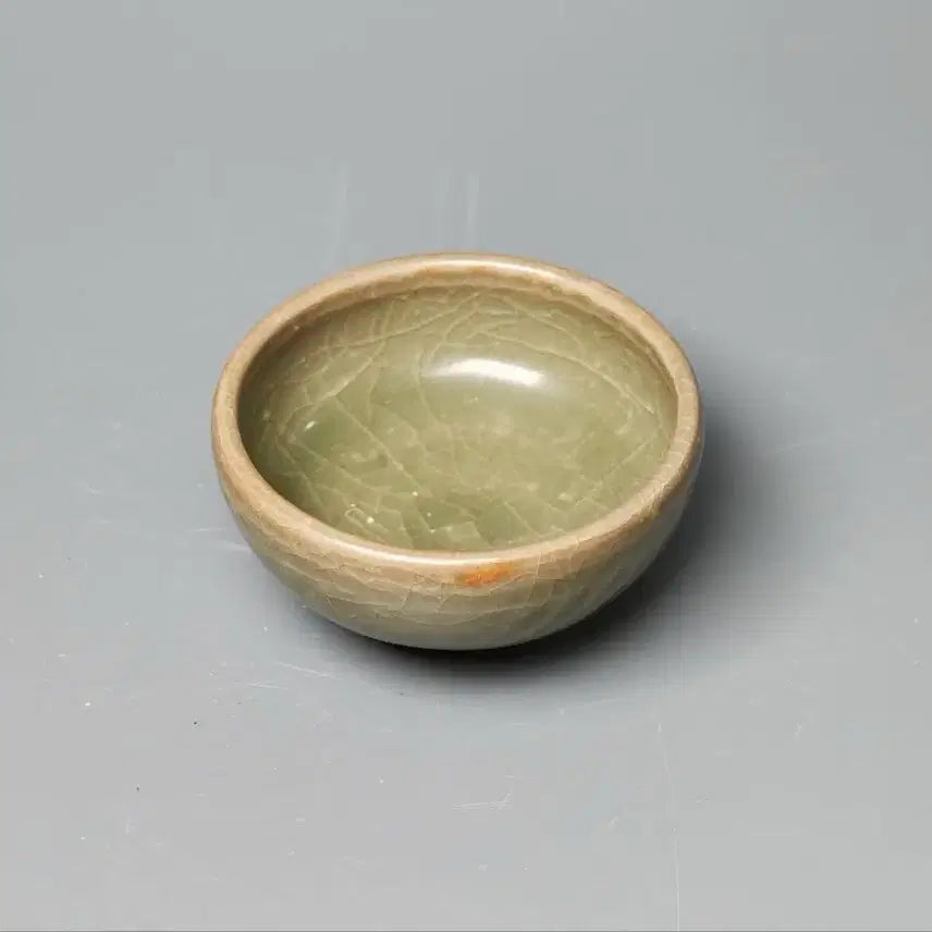 [BUNJANG] Late Ming Dynasty Celadon Porcelain, Lotus and Leaf Motif, Crackle Glaze Cup, Chinese Antique / [진품] 명대 말기 용천요 연화연엽문 빙렬유 잔 중국도자기 골동품