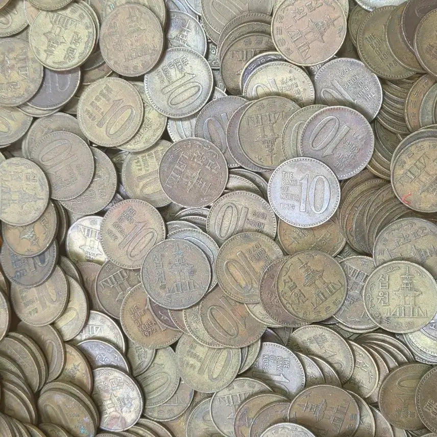 [BUNJANG] Collection of Old South Korean 10 Won Coins / 한국은행 옛날 10원 동전 모음