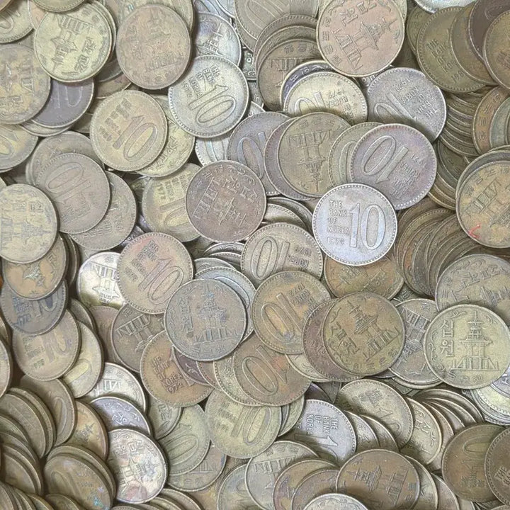 [BUNJANG] Collection of Old South Korean 10 Won Coins / 한국은행 옛날 구구10원 동전 모음 66년 1개 서비스
