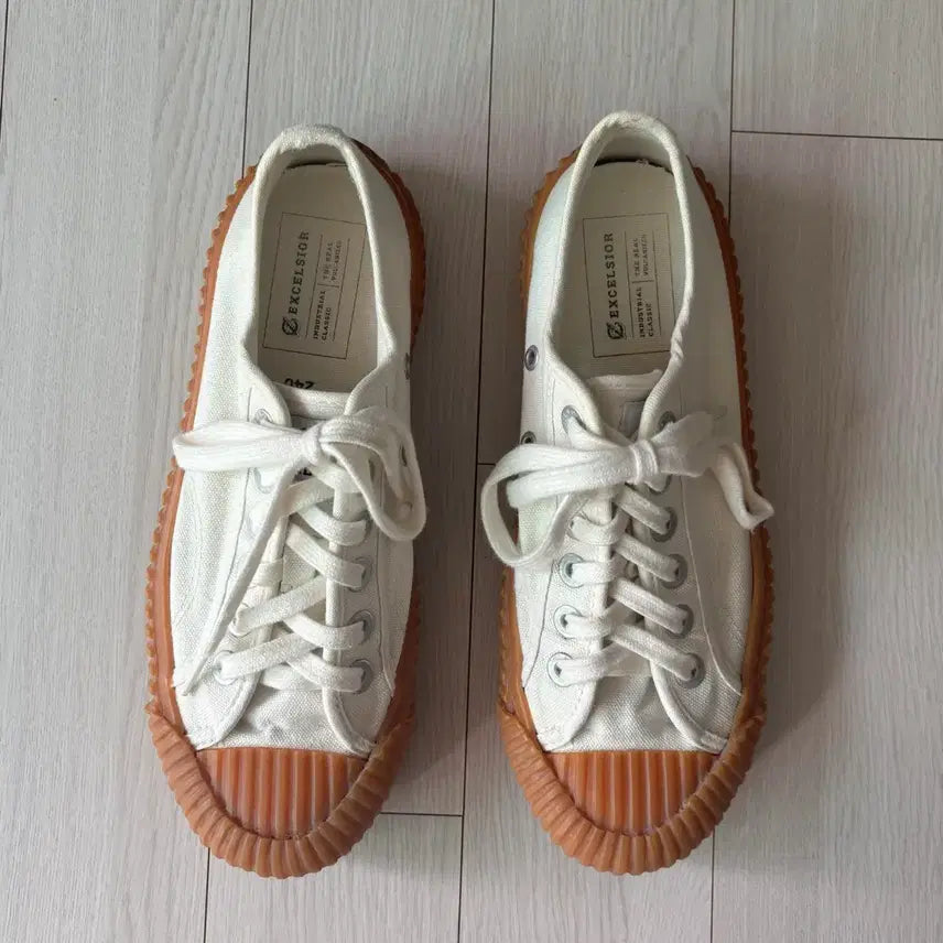 [BUNJANG] Excelsior Sneakers White 240 / 엑셀시오르 스니커즈 화이트 240