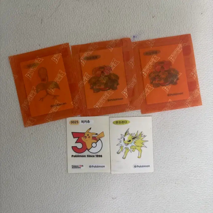 [BUNJANG] Pokemon 30th Anniversary Stickers - Pikachu, Bulbasaur, Oddish, Jolteon / 포켓몬스터 띠부씰 30주년 피카츄,아트워커 이상해꽃(2개) 모다피,쥬피썬