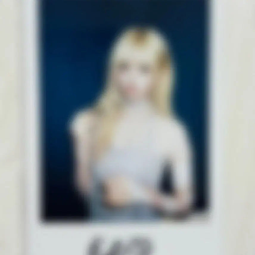 [BUNJANG] tripleS Kim Chaewon Signed Polaroid / 트리플에스 김채원 싸인 폴라로이드 triples chaewon