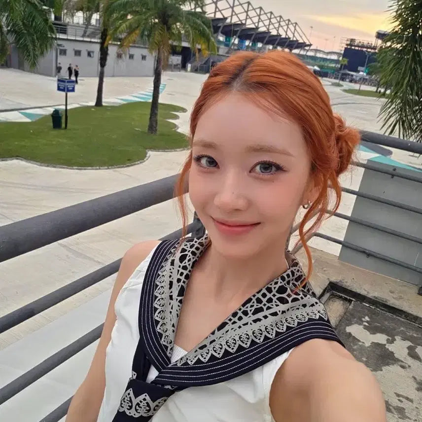[BUNJANG] STAYC Makestar Starry Night Version Photocard Split Set / 스테이씨 메이크스타 나안아또는 별점 분철구함