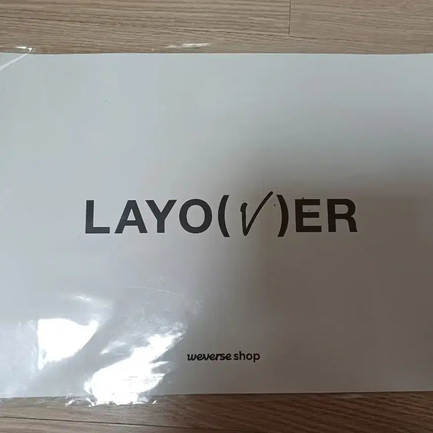 [BUNJANG] BTS V Layover Autographed Poster / BTS 뷔 레이오버 친필사인 포스터