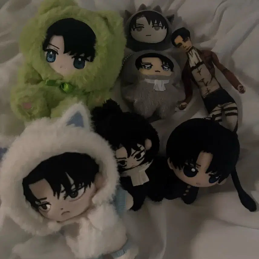 [BUNJANG] Attack on Titan Levi Plush Doll Bundle Set / 진격의거인 리바이 인형 일괄