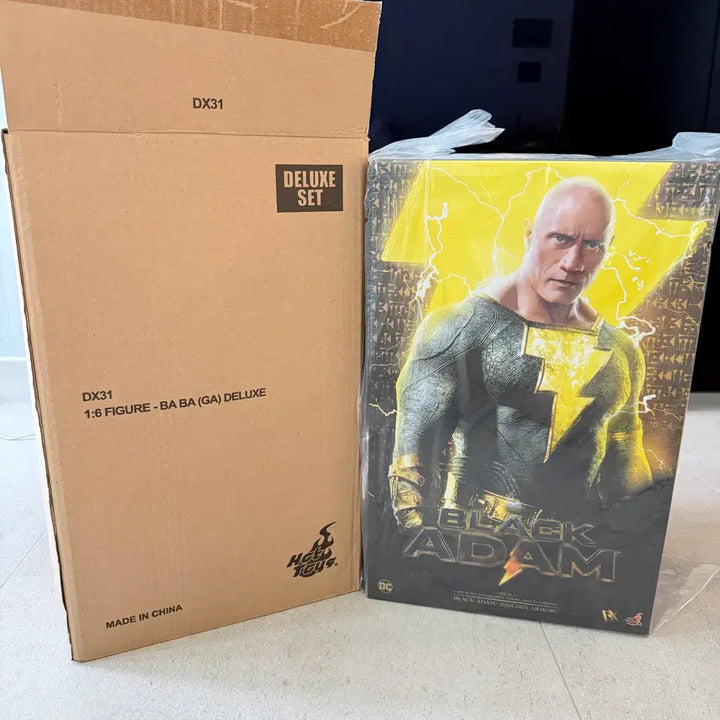 [BUNJANG] Hot Toys Black Adam Golden Armor DX31 Figure / 핫토이 블랙아담 골든아머 DX31 판매합니다.