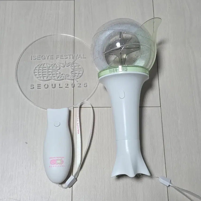 [BUNJANG] Ishworld Idol Isedal Merchandise Bundle / 이세돌 이세계아이돌 굿즈 일괄 이세팝 이세페 마법소녀 응원봉 포카 엽서