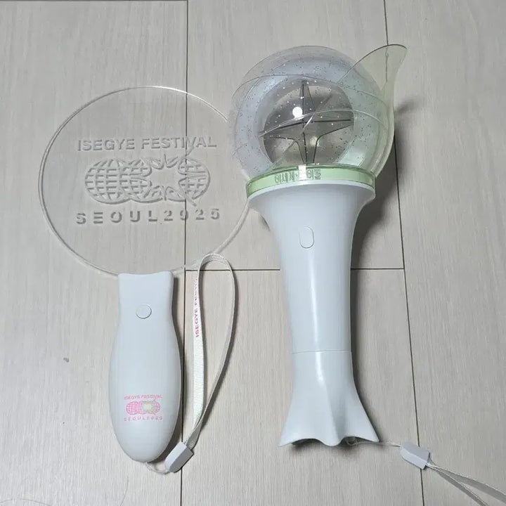 [BUNJANG] Ishworld Idol Isedal Merchandise Bundle / 이세돌 이세계아이돌 굿즈 일괄 이세팝 이세페 마법소녀 응원봉 포카 엽서