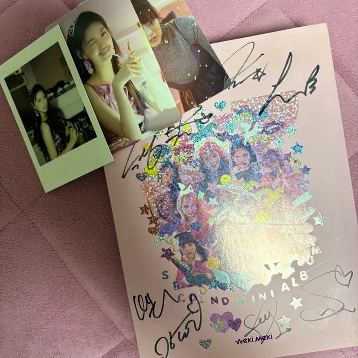[BUNJANG] Weki Meki Signed Album with Photocards / 위키미키 Weki Meki 친필 싸인 앨범 비매