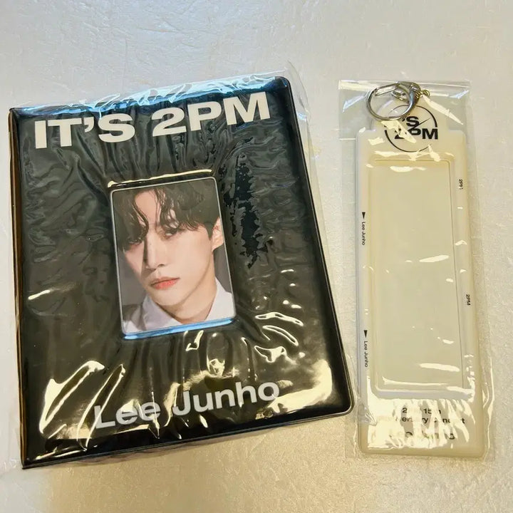 [BUNJANG] 2PM Junho Collect Book + 4-Cut Photo Keyring Bundle Set / It&