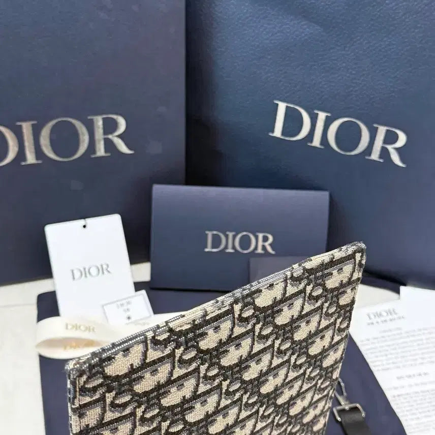 [BUNJANG] Dior Oblique A5 Clutch Bag / [정품]디올 오블리크 a5 클러치백 (새상품급)