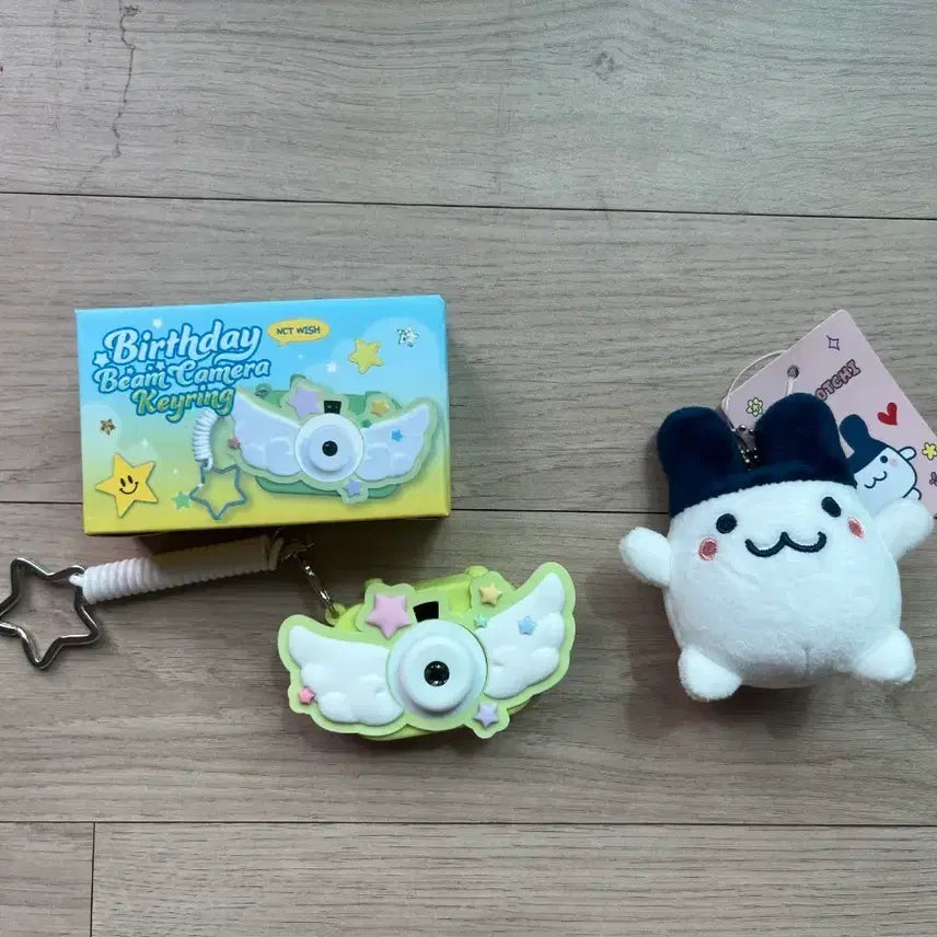 [BUNJANG] NCT WISH Megacoffee Camera Keychain + Tamagotchi Mimiichi / 엔시티위시 메가커피 카메라 키링 + 다마고치 미미치