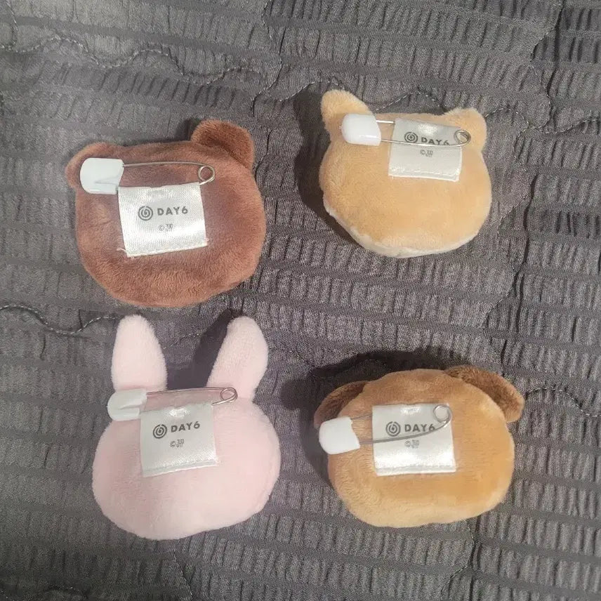 [BUNJANG] Day6 Tokyo Soft Toy Badge Bundle Set / 데이식스 도쿄 소프트 토이 뱃지(방케필돈 일괄)