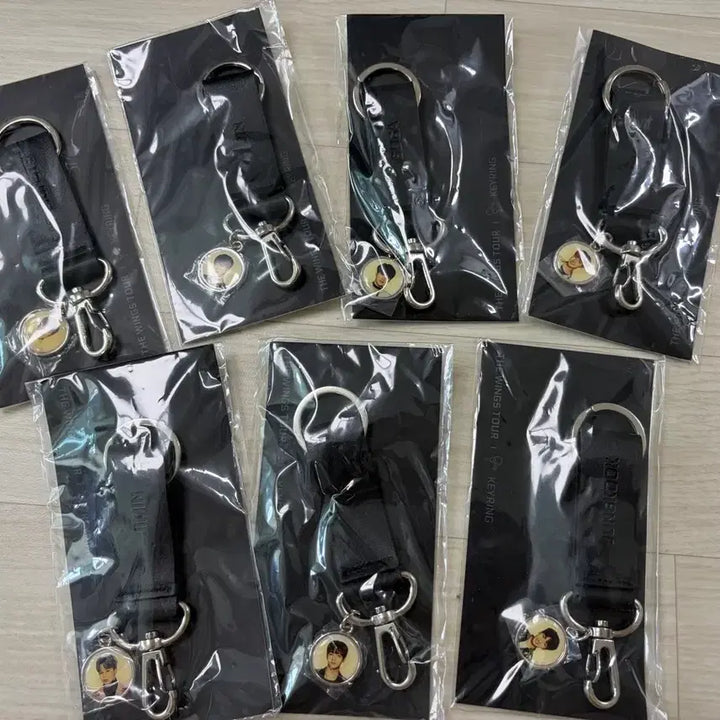 [BUNJANG] BTS Wings Leather Keyring Full Member Bundle Set / 방탄소년단 윙즈 키링 전멤버