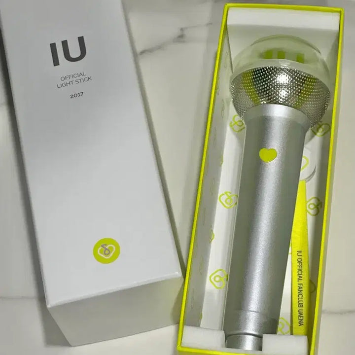 [BUNJANG] IU 1st Generation Silver ICUE Lightstick / 아이유 1기 실버 아이크 응원봉