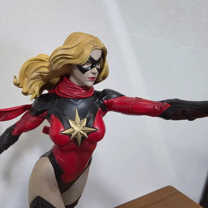 [BUNJANG] XM Studios Ms. Marvel 1/4 Scale Statue (Comic Version) Limited Edition / 엑스엠스튜디오 미세스마블 캡틴마블피규어