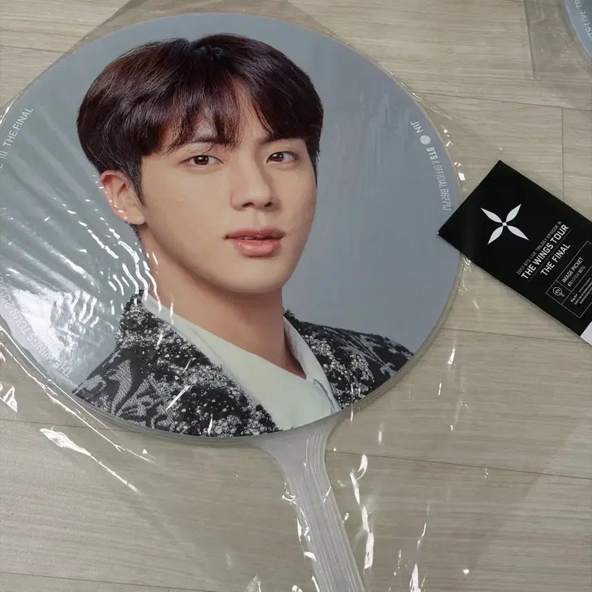 [BUNJANG] BTS Wings Tour Image Picket (Fan) / 방탄소년단 윙즈 이미지 피켓 (부채)