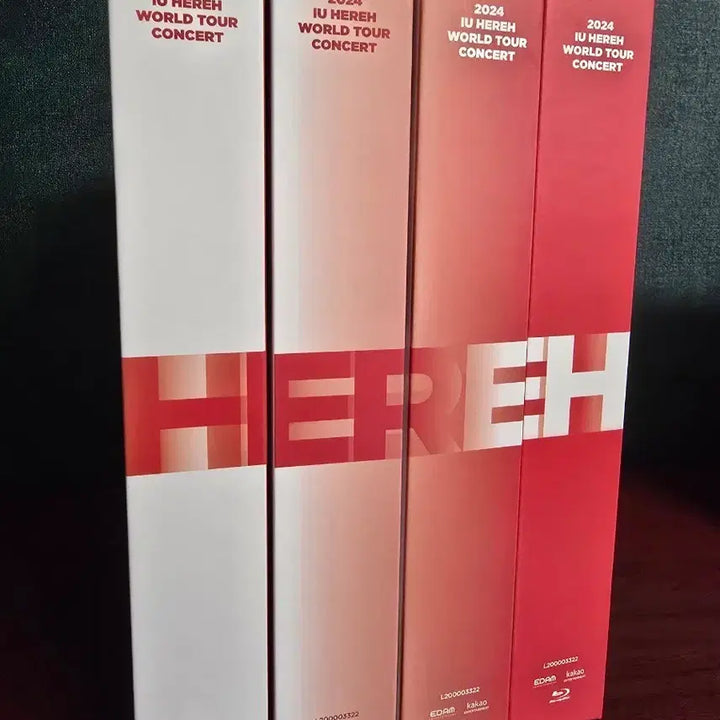 [BUNJANG] IU 2024 World Tour Blu-ray + DVD Set (Unsealed, Photocard Included) / 아이유 iu 2024 월드투어 bluray+dvd 세트(개봉/포카o)