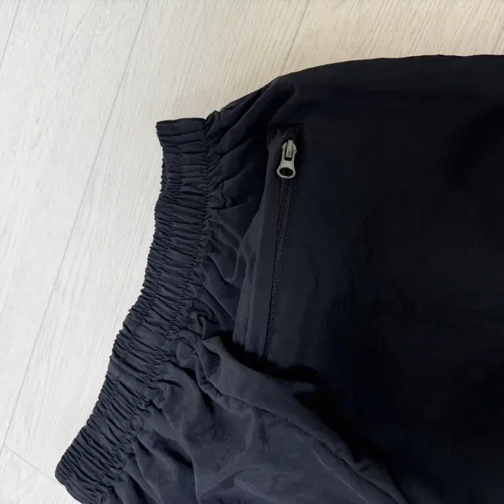 [BUNJANG] Black Nylon Jogger Pants / 블랙 나일론 조거 팬츠 Free