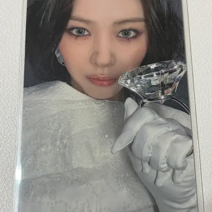 [BUNJANG] ITZY Ryujin Apple Music POB Photocard / [양도] 있지(ITZY) 류진 애플뮤직 특전 포카