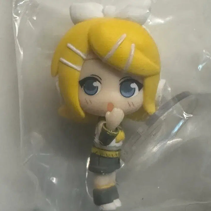 [BUNJANG] Kagamine Rin Look Here Gacha Figure / 카가미네 린 여기봐 가챠