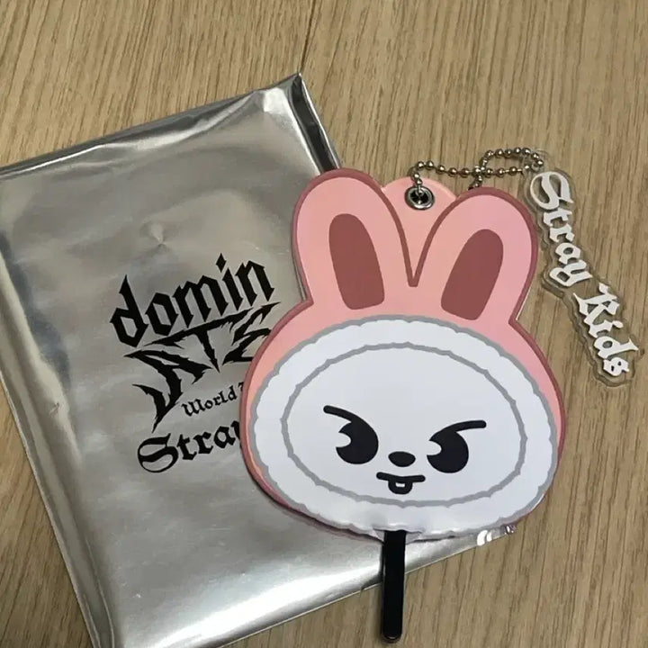 [BUNJANG] Stray Kids Bang Chan Lee Know Dominate Uchiwa Keyring / 스키즈 도미네이트 리빗 리노 우치와 키링