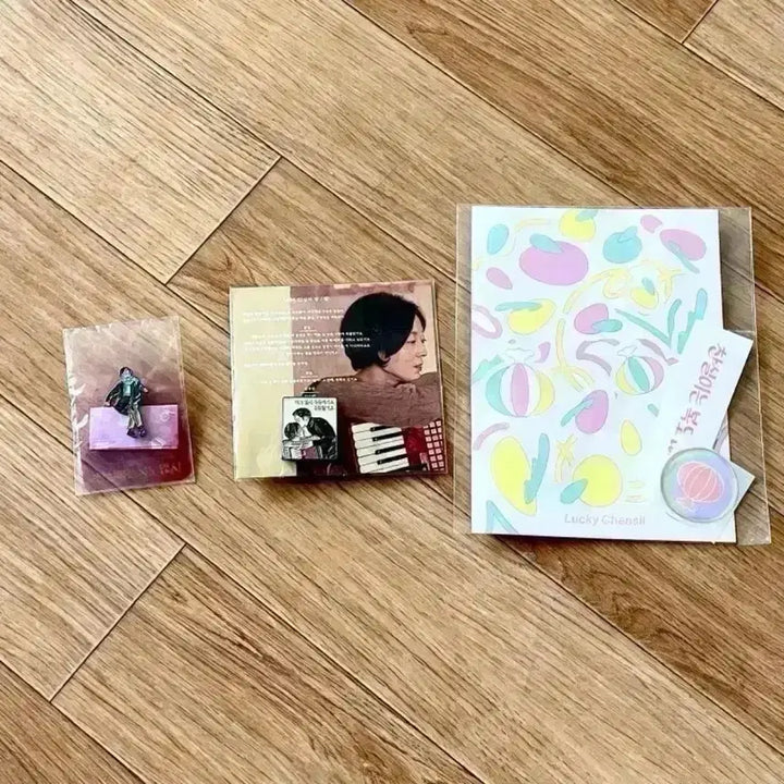 [BUNJANG] Chan-sil Movie Merchandise Bundle (Pins, Posters, Flyer) / 찬실이는 복도 많지 뱃지 장국영 뱃지 딴짓 A3 포스터 스티커세트 전단지